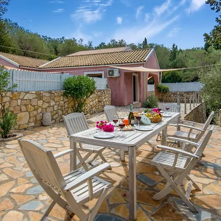 Dive Into Summer - Kirki'S Cozy Pool Gem On Paxoi Ieromonachos Extérieur photo