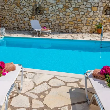 Dive Into Summer - Kirki'S Cozy Pool Gem On Paxoi Ieromonachos Extérieur photo