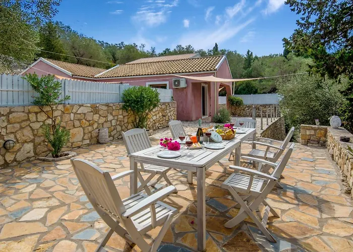 Dive Into Summer - Kirki\'S Cozy Pool Gem On Paxoi