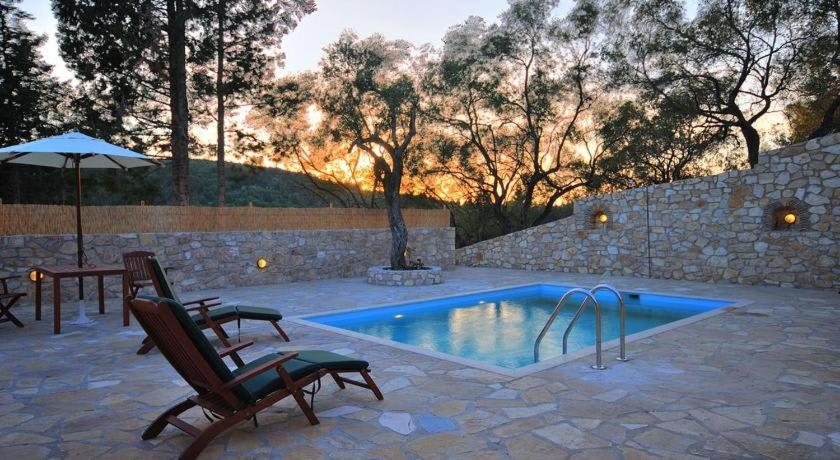 Dive Into Summer - Kirki's Cozy Pool Gem On Paxoi * Ieromonachos